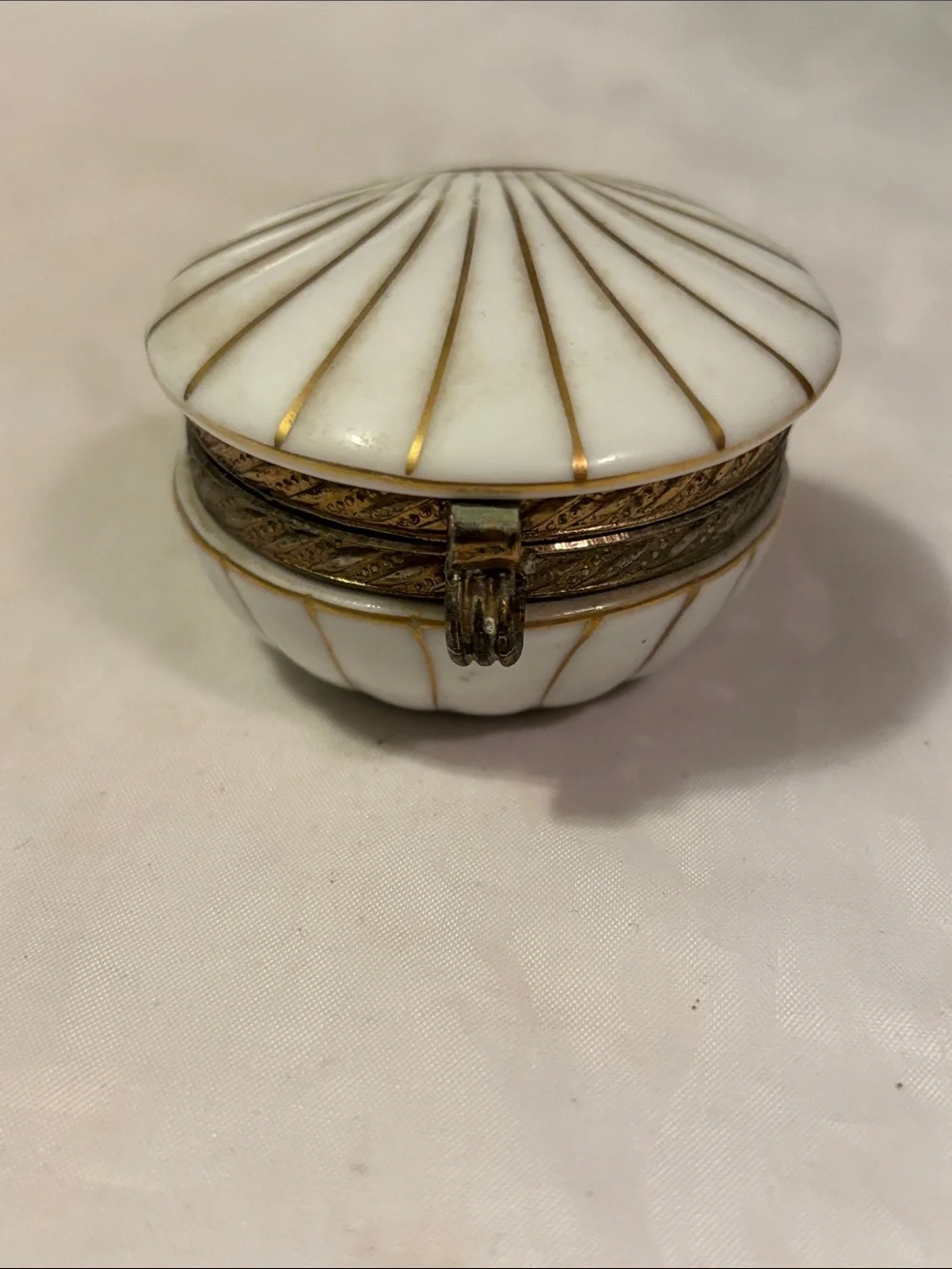 Porcelain Shell Trinket Box with Gold Accent - White